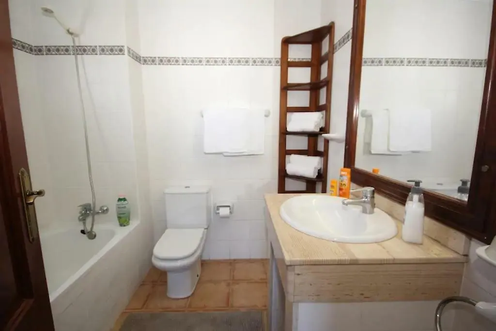 فندق بويرتو ذيل كارمينفي  Apartamento Balcon Del Mar. Pdc 0*,  إسبانيا